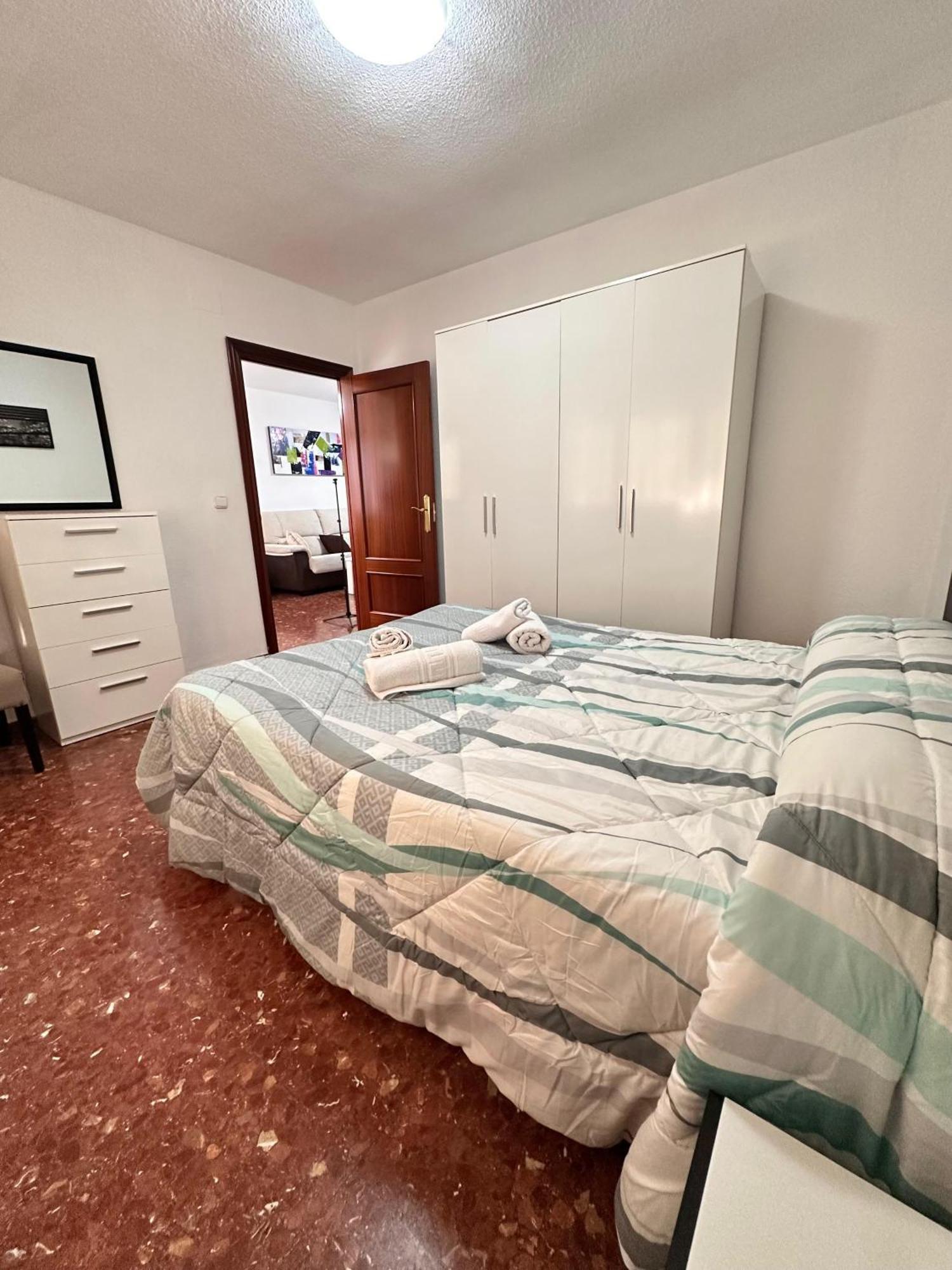 Piso Granada 3 Dormitorios Y Parking Privado ภายนอก รูปภาพ